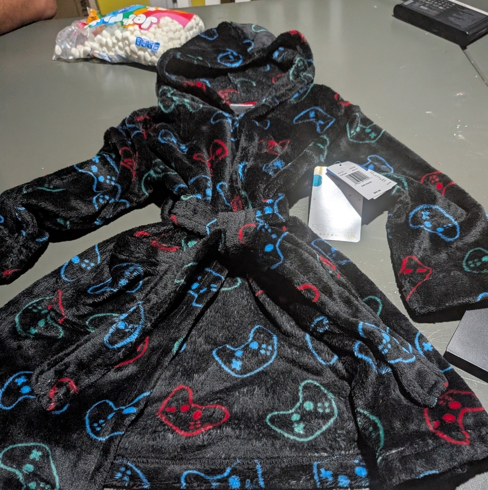 Sainteve Black Hooded Robe with Game Controller Print Size Xxs 4-5 NWT